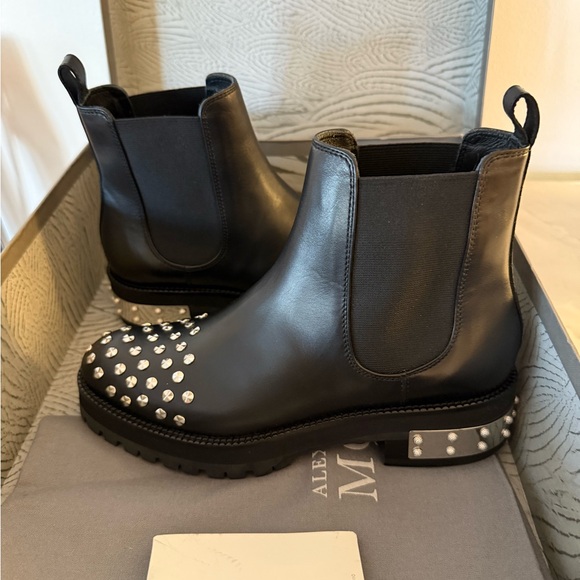 Alexander McQueen Black Embellished Chelsea Boot Size 6 NWT - Picture 5 of 10